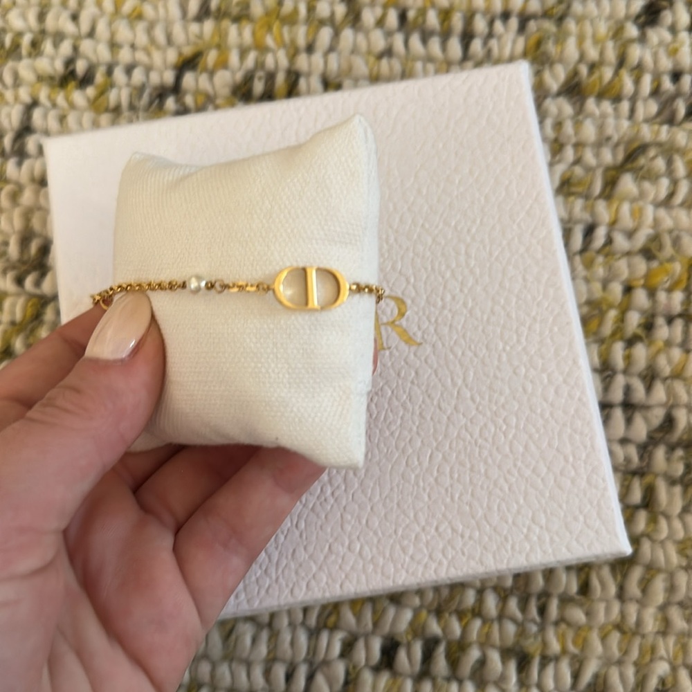 Dior Petite CD bracelet in gold - Picture 4 of 8
